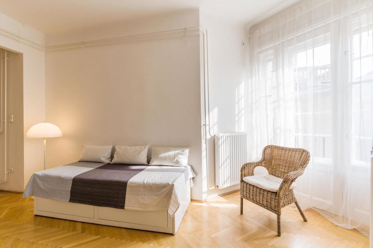 Klauzal Apartment W/3 Bedrooms, French Balcony Будапеща Екстериор снимка