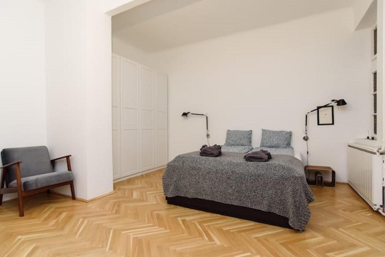 Klauzal Apartment W/3 Bedrooms, French Balcony Будапеща Екстериор снимка